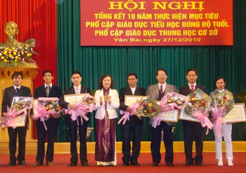 Yên Bái đạt chuẩn PCGD tiểu học đúng độ tuổi mức độ 1