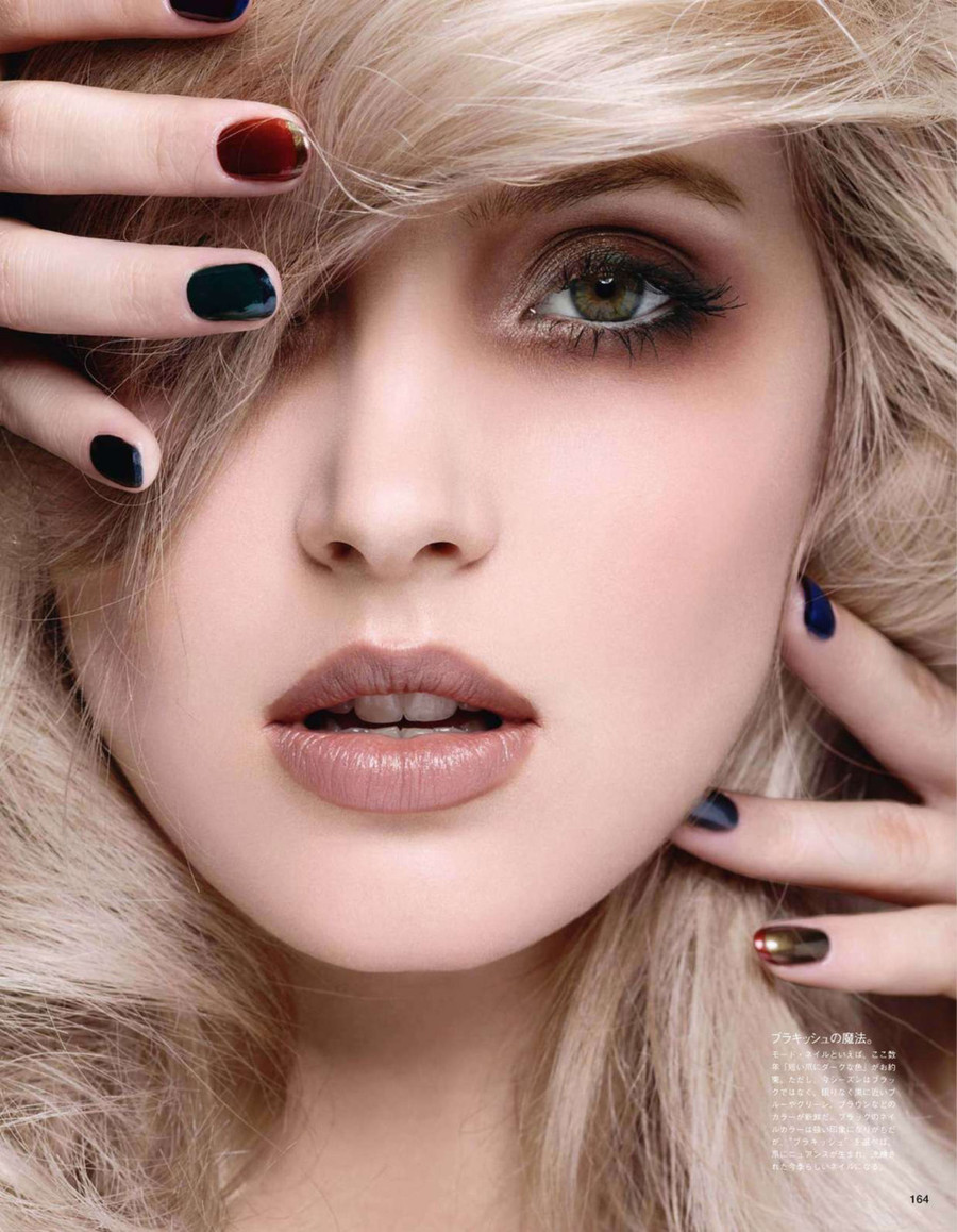 Những mẫu nail tuyệt đẹp cho mùa Đông 2010 ảnh 3