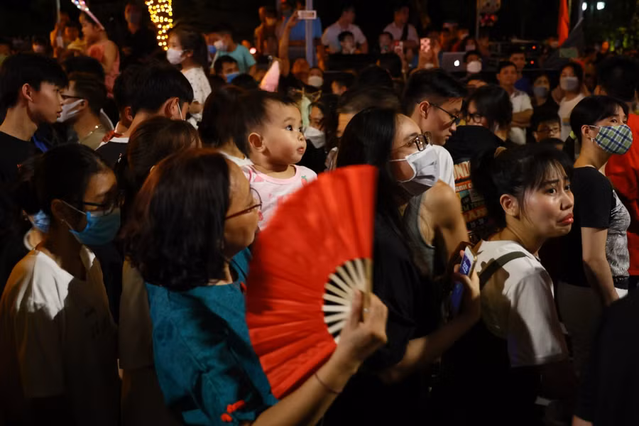 Cũng theo ông Nguyễn Đăng Thạo, các hoạt động đã khai thác được rất nhiều giá trị di sản văn hoá của khu vực, không chỉ là ẩm thực mà còn có các đồ lưu niệm mang âm hưởng của làng cổ. Điều đó giúp bà con nơi đây vừa kiếm thêm được thu nhập, lại khích lệ sự sáng tạo của người phụ nữ Đường Lâm.