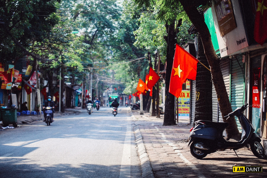 Vẫn là Hà Nội ấy, vẫn những con phố ấy nhưng thật khác lạ trong buổi chiều cuối cùng của năm cũ.