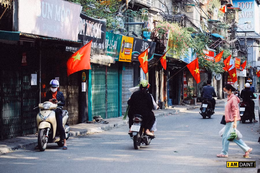 Người Hà Nội có lẽ mong chờ những ngày cuối năm vì khi đó, họ được tận hưởng sự bình yên đúng nghĩa, không xô bồ, không bon chen.