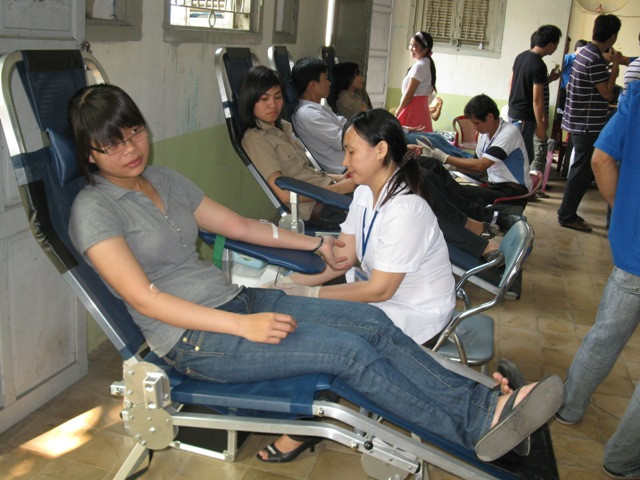 Sức trẻ hành động vì môi trường ảnh 11 Hiến máu tình nguyện tại Nhà văn hóa thanh niên thành phố Huế (87 Nguyễn Huệ, TP Huế), thu hút gần 200 đoàn viên tham gia.