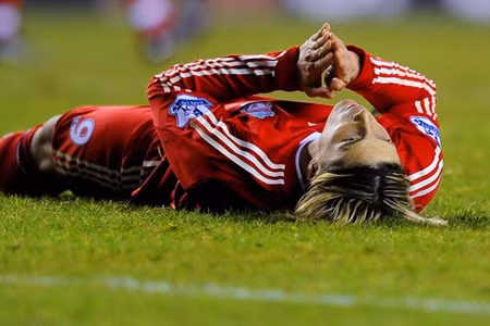 Fernando Torres của Liverpool thất vọng với kết quả của trận đấu