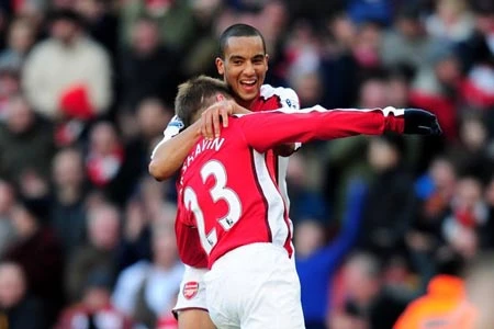 &quot;Giáo sư&quot; bênh vực Theo Walcott