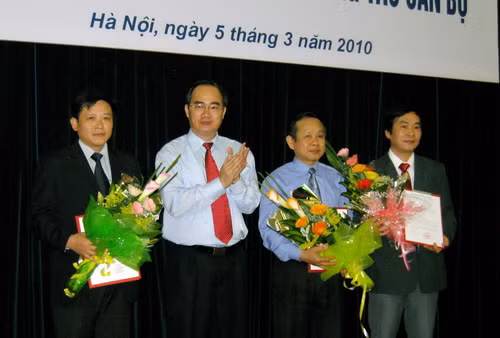 Bổ nhiệm Vụ trưởng Vụ công tác HSSV và Vụ trưởng Vụ Giáo dục thường xuyên