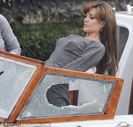 Angelina Jolie drives a boat a she films scenes for The Tourist in Italy yesterday Read more: http://www.dailymail.co.uk/tvshowbiz/article-1259462/Angelina-Jolie-At-sweet-15-knew-exactly-heading.html#ixzz0imV3sOpj