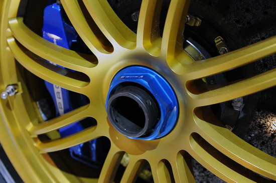 La-zăng sơn màu vàng nổi bật La-zăng so8n màu vàng nổi bật