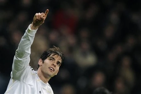 Kaka: &quot;Tôi vẫn yêu Milan&quot;