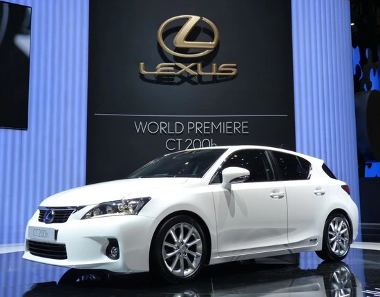 Lexus CT 200h ra mắt tại triển lãm Geneva