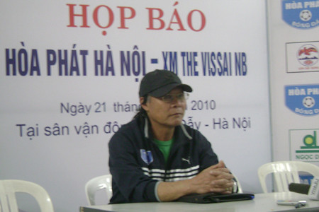 HLV Nguyễn Thành Vinh cho rằng HP Hà Nội thua là do các cầu thủ đội chủ nhà chịu tâm lý HLV Nguyễn Thành Vinh cho rằng HP Hà Nội thua là do các cầu thủ đội chủ nhà chịu tâm lý