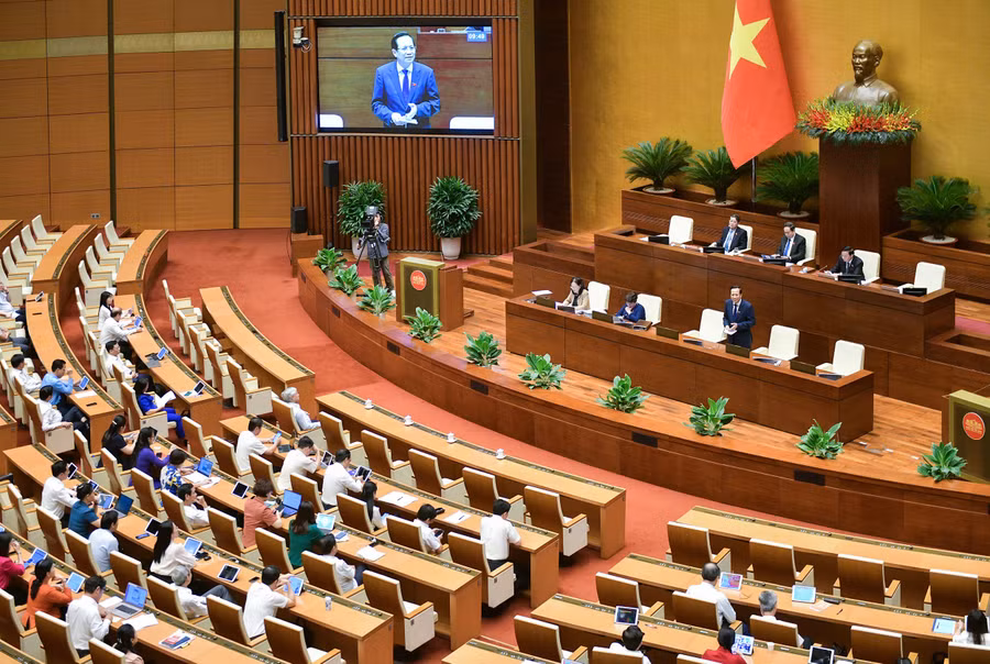 Toàn cảnh phiên họp chiều 27/5. Toàn cảnh phiên họp chiều 27/5.