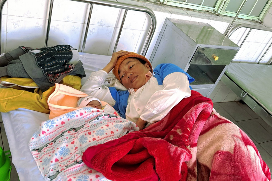 Sản phụ được đưa đến bệnh viện sinh con an toàn.