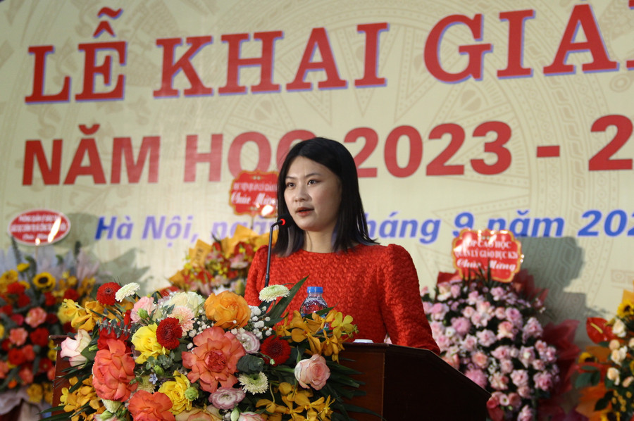 Tân sinh bày tỏ vinh dự khi được là thành viên trong &apos;ngôi nhà chung&quot; Học viện Quản lý giáo dục.