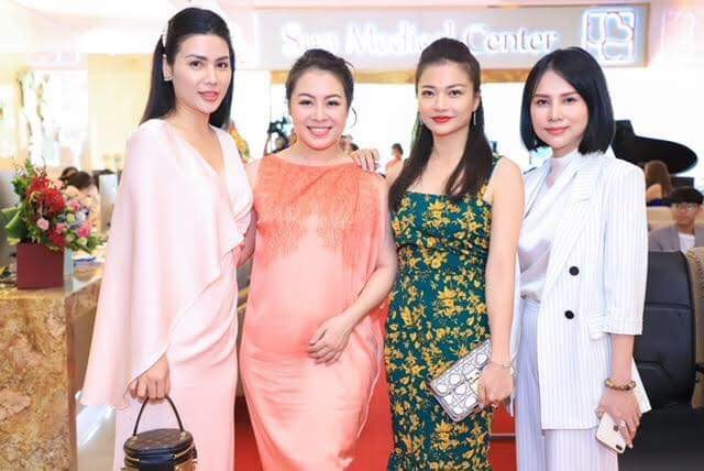 Khách dự lễ khai trương