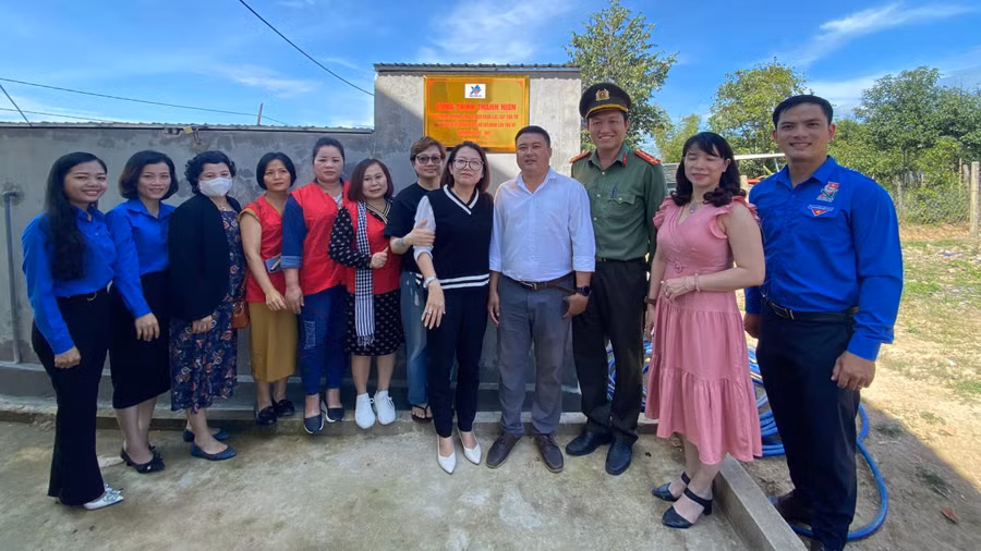 Khánh thành và bàn giao công trình giếng nước sạch cho Điểm trường Mầm non Hoạ Mi và Trường Tiểu học-THCS Nguyễn Trãi.