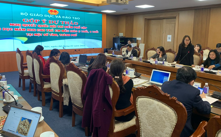 Tham luận của đại diện Sở GD&ĐT tỉnh Điện Biên tại phiên họp. Tham luận của đại diện Sở GD&ĐT tỉnh Điện Biên tại phiên họp.