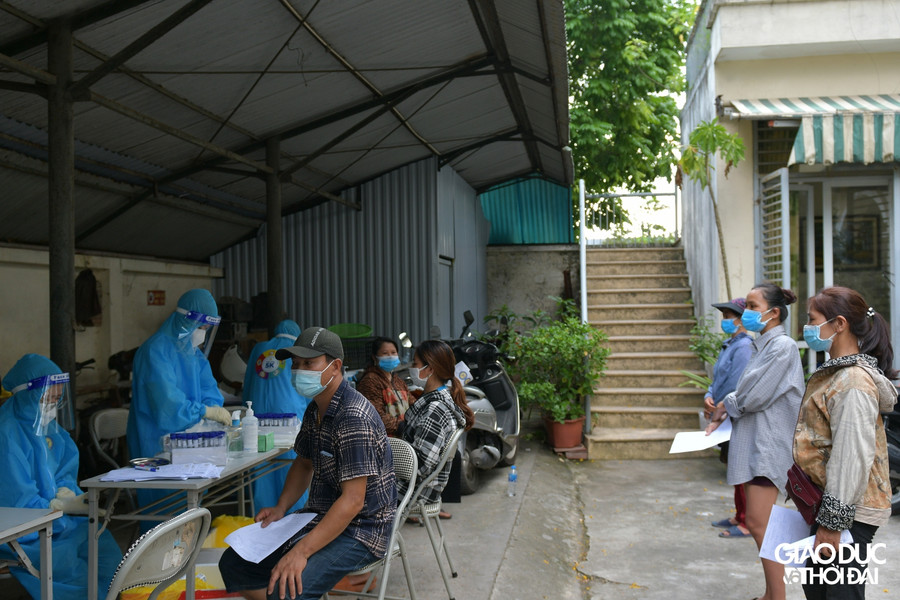 Theo phương án của Ban Quản lý chợ, những tiểu thương kinh doanh tại chợ sẽ phải có hai điều kiện bắt buộc.