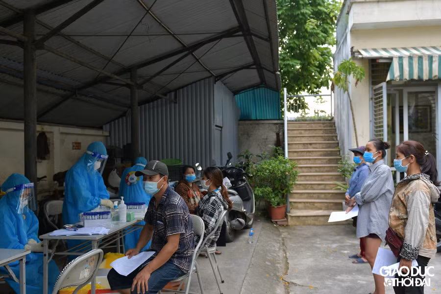 Theo phương án của Ban Quản lý chợ, những tiểu thương kinh doanh tại chợ sẽ phải có hai điều kiện bắt buộc.