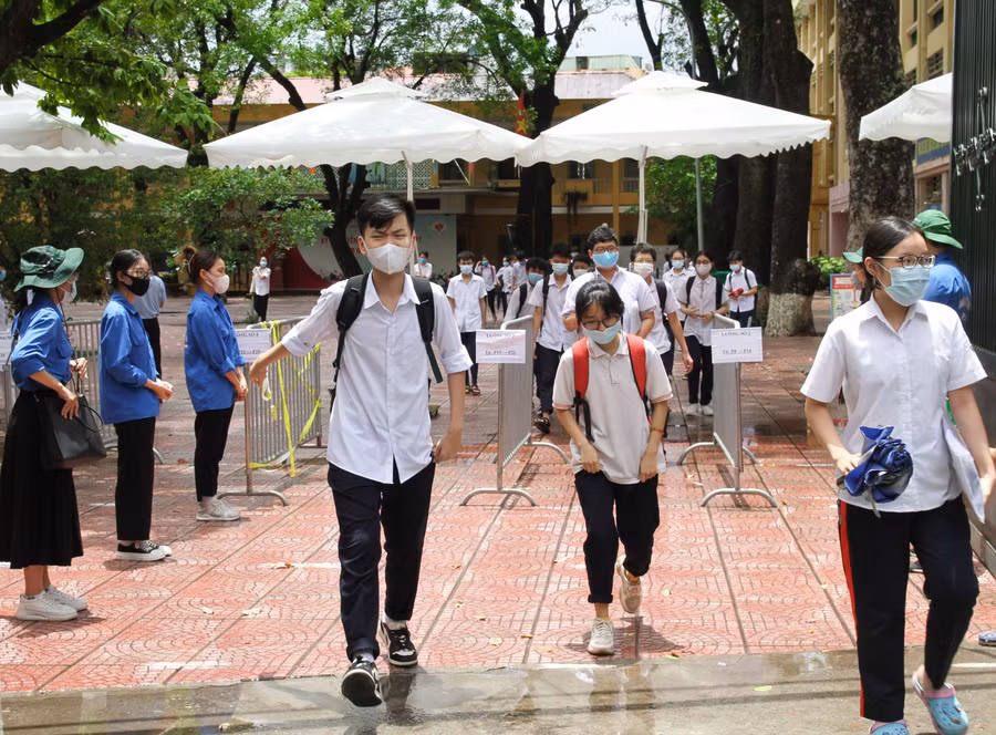 Trong thời gian từ ngày 12/6 đến ngày 13/6, 2.816 thí sinh của quận Bắc Từ Liêm đã hoàn thành xong 4 môn thi tuyển sinh vào lớp 10 với tinh thần thoải mái, an toàn.