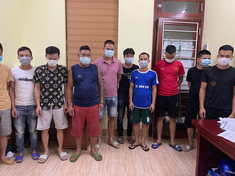 Các đối tượng tụ tập trong mùa dịch. 