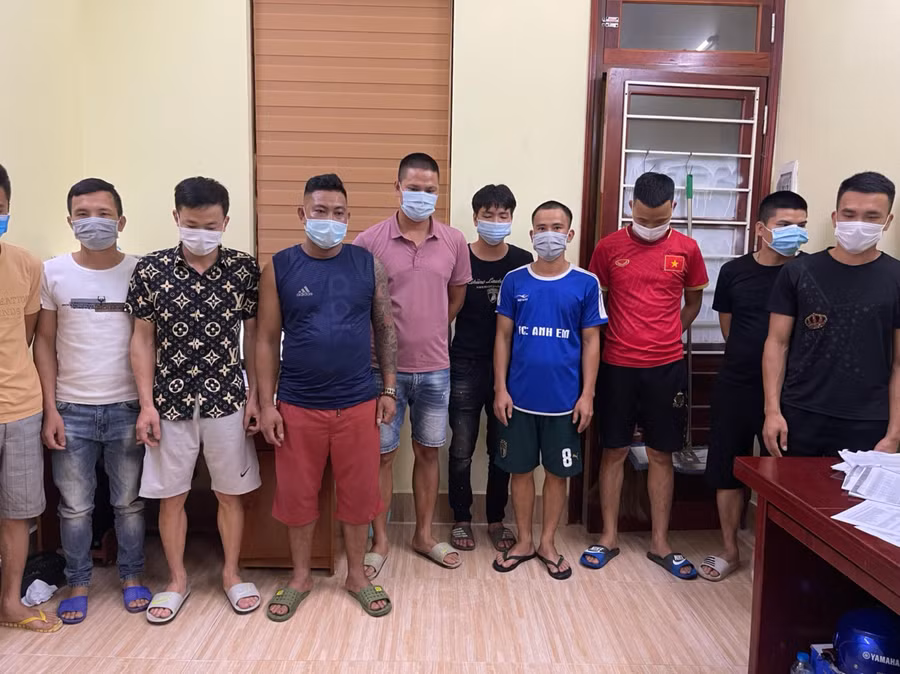 Các đối tượng tụ tập trong mùa dịch. 