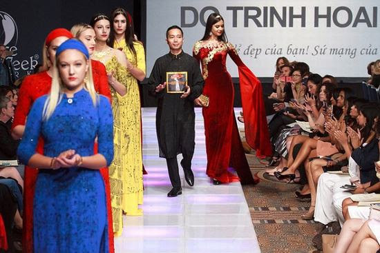 BST Sen Vàng trở thành điểm nhấn thú vị, mang đến màu sắc mới mẻ cho đêm khai mạc NewYork Couture Fashion Week BST Sen Vàng trở thành điểm nhấn thú vị, mang đến màu sắc mới mẻ cho đêm khai mạc NewYork Couture Fashion Week