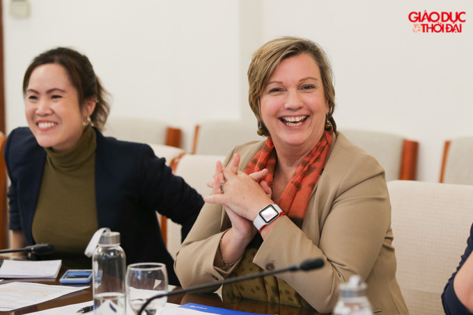 Trưởng Đại diện UNICEF tại Việt Nam, bà Rana Flowers.