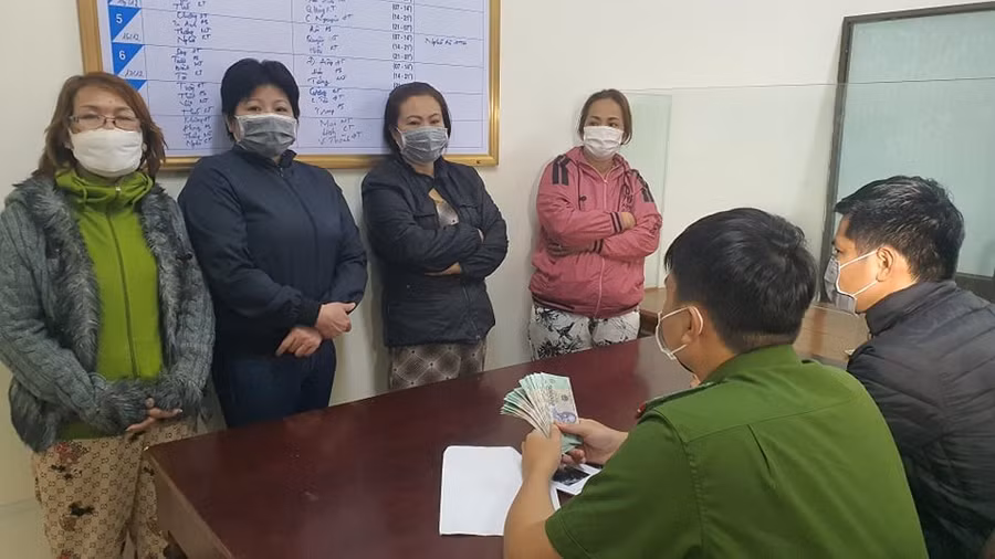 Các đối tượng tại Cơ quan Công an (ảnh: Công an cung cấp).