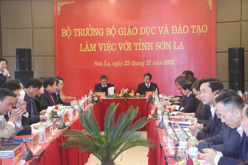 Bộ trưởng Bộ GD&ĐT Nguyễn Kim Sơn và đoàn công tác của Bộ làm việc với tỉnh Sơn La. Bộ trưởng Bộ GD&ĐT Nguyễn Kim Sơn và đoàn công tác của Bộ làm việc với tỉnh Sơn La.