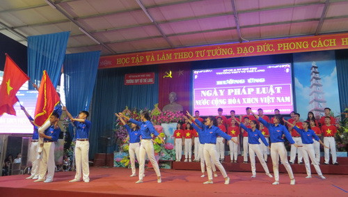 Văn nghệ chào mừng Văn nghệ chào mừng