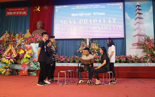 Một hoạt cảnh do chính học sinh dàn dựng Một hoạt cảnh do chính học sinh dàn dựng