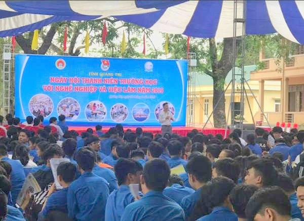 Ngày hội Thanh niên trường học với nghề nghiệp và việc làm hàng năm thu hút hàng ngàn học sinh tham gia. Ngày hội Thanh niên trường học với nghề nghiệp và việc làm hàng năm thu hút hàng ngàn học sinh tham gia.