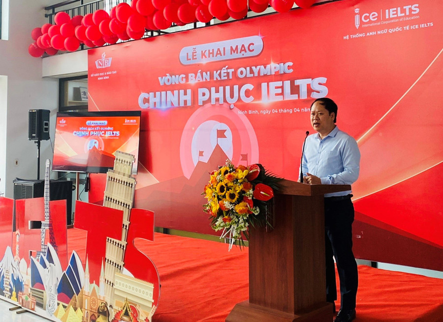 Ông Đinh Văn Khâm – Phó giám đốc Sở GD&amp;ĐT Ninh Bình – Trưởng Ban tổ chức cuộc thi