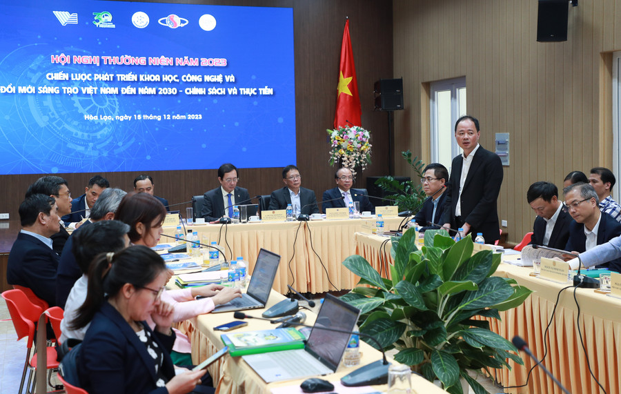 Việc ban hành chính sách tốt góp phần thúc đẩy phát triển khoa học công nghệ và đổi mới sáng tạo. Việc ban hành chính sách tốt góp phần thúc đẩy phát triển khoa học công nghệ và đổi mới sáng tạo.