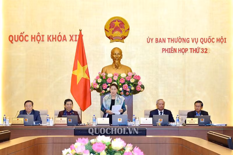 Chủ tịch Quốc hội Nguyễn Thị Kim Ngân phát biểu tại phiên họp