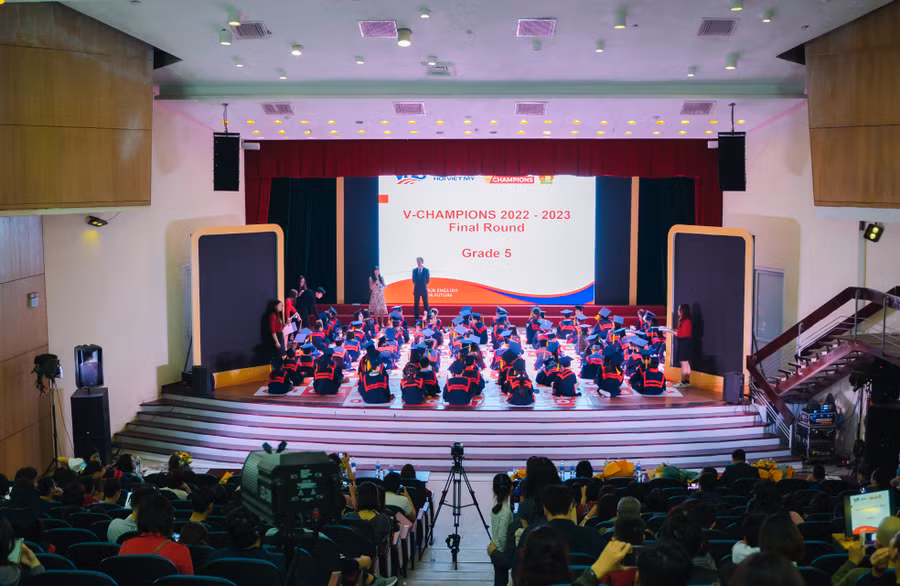 Cuộc thi được chia làm 3 bảng cho các khối từ lớp 1 đến lớp 5. Cuộc thi được chia làm 3 bảng cho các khối từ lớp 1 đến lớp 5.