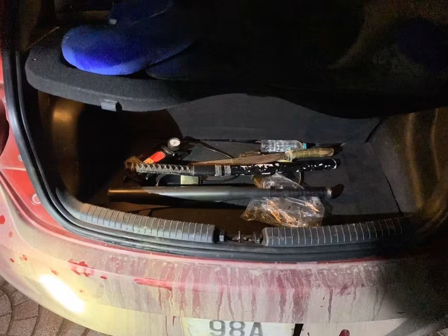 Hung khí các đối tượng chuẩn bị để hỗn chiến