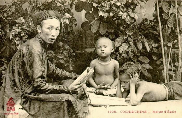 Dưới sự dạy dỗ của cụ Nguyễn Công Hoàn, các con của cụ đều đỗ đạt, giữ chức tước cao. Ảnh minh họa. Dưới sự dạy dỗ của cụ Nguyễn Công Hoàn, các con của cụ đều đỗ đạt, giữ chức tước cao. Ảnh minh họa.