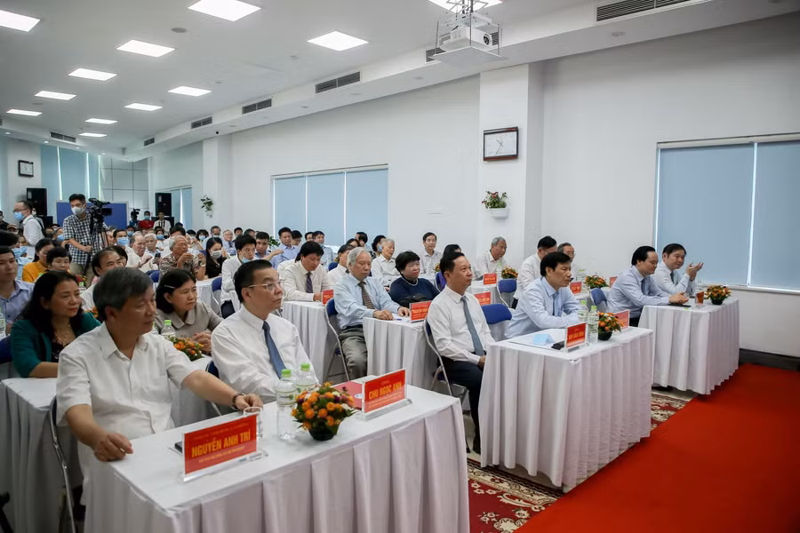 Các đại biểu tham dự buổi lễ