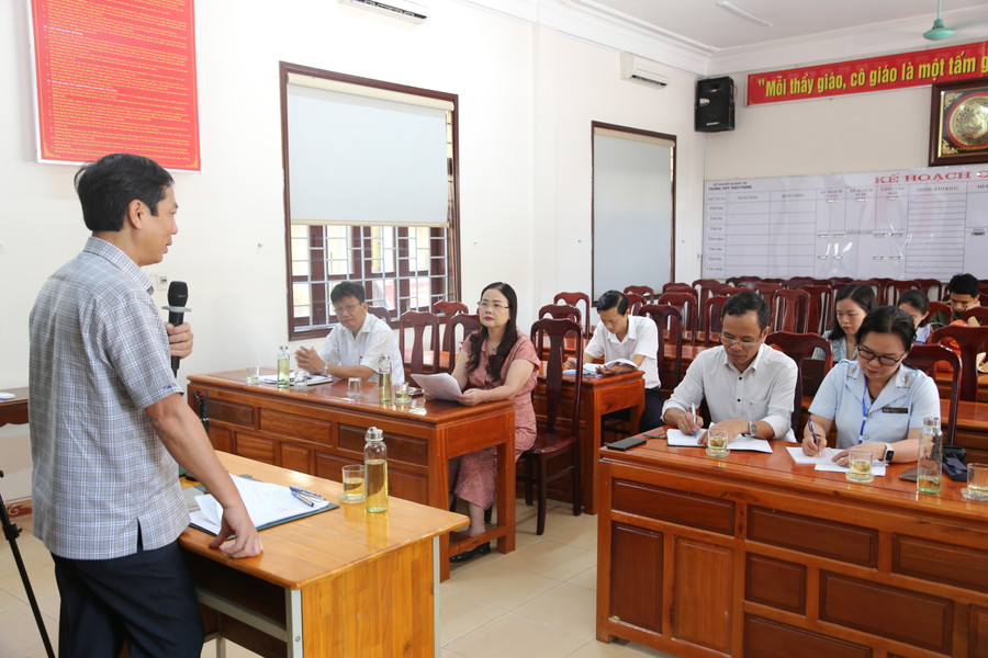 Lãnh đạo UBND tỉnh lưu ý tiếp tục rà soát các điều kiện để tổ chức thành công kỳ thi. Lãnh đạo UBND tỉnh lưu ý tiếp tục rà soát các điều kiện để tổ chức thành công kỳ thi.