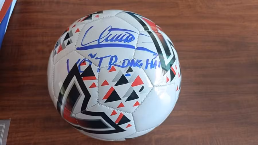 Chủ tịch UBND tỉnh cũng hy vọng qua giải đấu sẽ phát hiện thêm nhiều tài năng cho bóng đá tỉnh nhà.