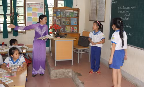 Giờ học Tiếng Anh ở Trường Tiểu học Nguyễn Trãi (TP Vinh, Nghệ An)