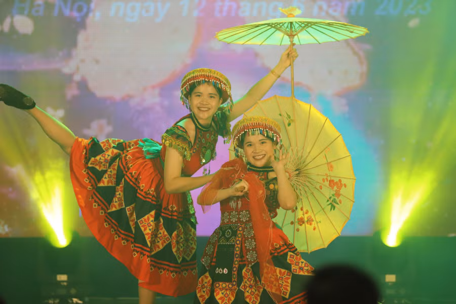 Tiết mục múa "Để Mỵ nói cho mà nghe".