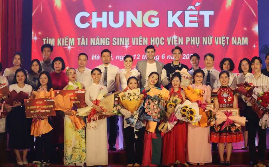 Cuộc thi “Tìm kiếm tài năng sinh viên Học viện Phụ nữ Việt Nam – VWA’S Got Talent năm 2023” đã thành công tốt đẹp. Cuộc thi “Tìm kiếm tài năng sinh viên Học viện Phụ nữ Việt Nam – VWA’S Got Talent năm 2023” đã thành công tốt đẹp.