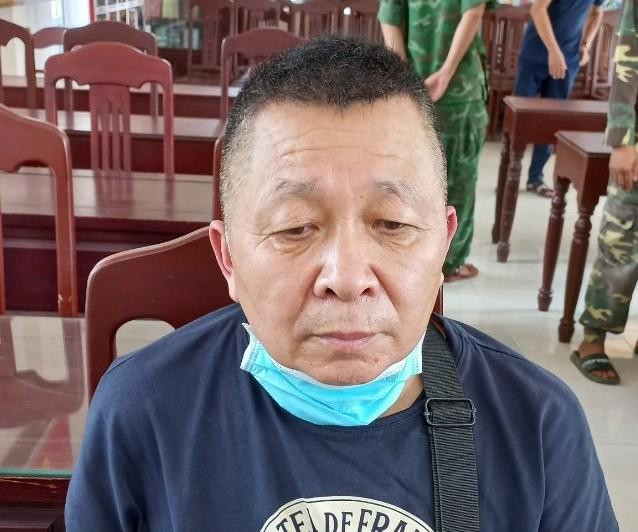 Hai đối tượng Hồ Hải Thu (trái) và Cù Ngân Hữu bị bắt giữ.