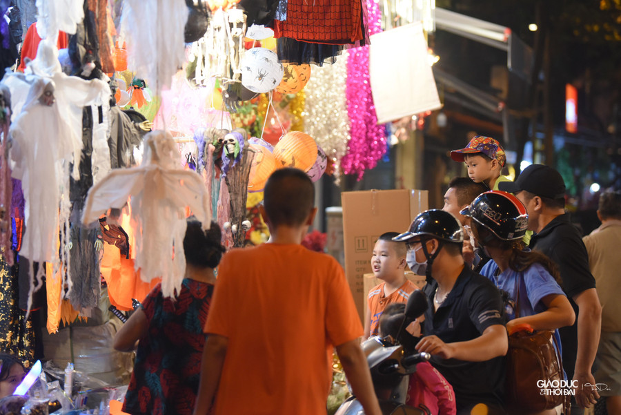 Ngày hội hóa trang Halloween diễn ra vào ngày 31/10 hàng năm, đã du nhập vào Việt Nam trong những năm gần đây và được giới trẻ nồng nhiệt đón nhận.