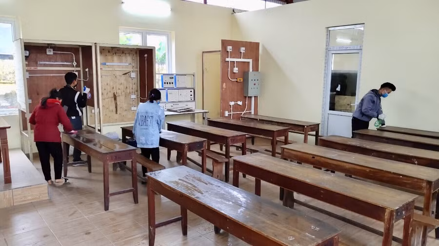 Vệ sinh kỹ phòng học