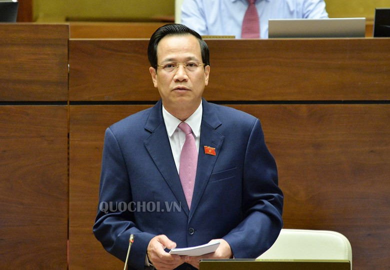 Bộ trưởng Bộ Lao động Thương binh và Xã hội Đào Ngọc Dung trong phiên chất vấn