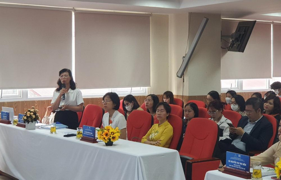 PGS.TS Trần Thị Thúy Lâm - Trưởng Bộ môn Luật lao động - Trường ĐH Luật Hà Nội tham luận tại hội thảo về Pháp luật lao động với chính sách việc làm, an ninh và linh hoạt nhằm mục tiêu phát triển bền vững ở Việt Nam. PGS.TS Trần Thị Thúy Lâm - Trưởng Bộ môn Luật lao động - Trường ĐH Luật Hà Nội tham luận tại hội thảo về Pháp luật lao động với chính sách việc làm, an ninh và linh hoạt nhằm mục tiêu phát triển bền vững ở Việt Nam.