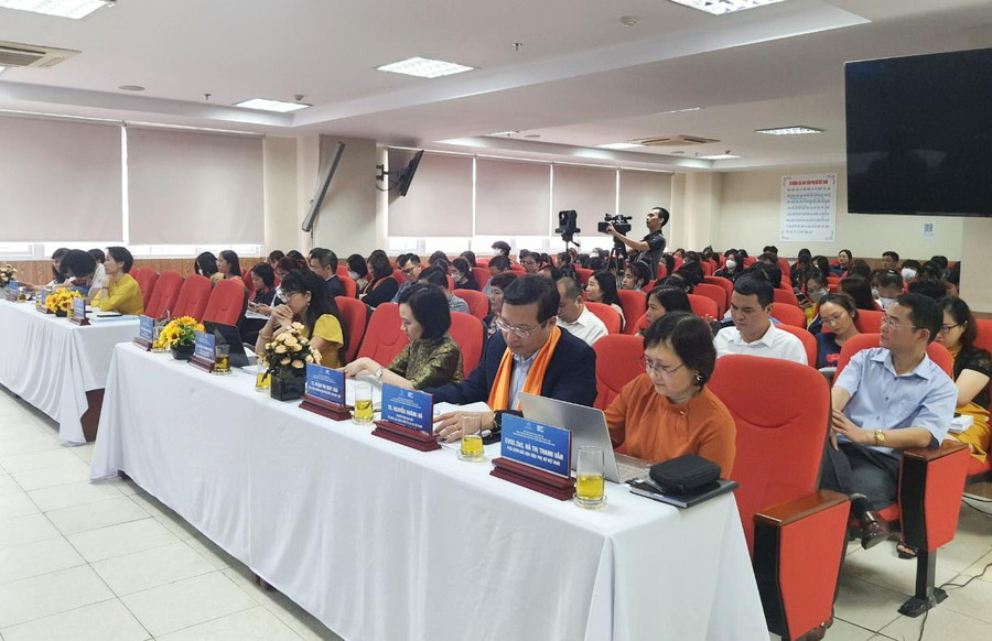 Các đại biểu tham dự hội thảo. Các đại biểu tham dự hội thảo.